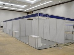 ?？诨顒硬邉澮徽臼椒?從會議組織到木質展板展墻制作
